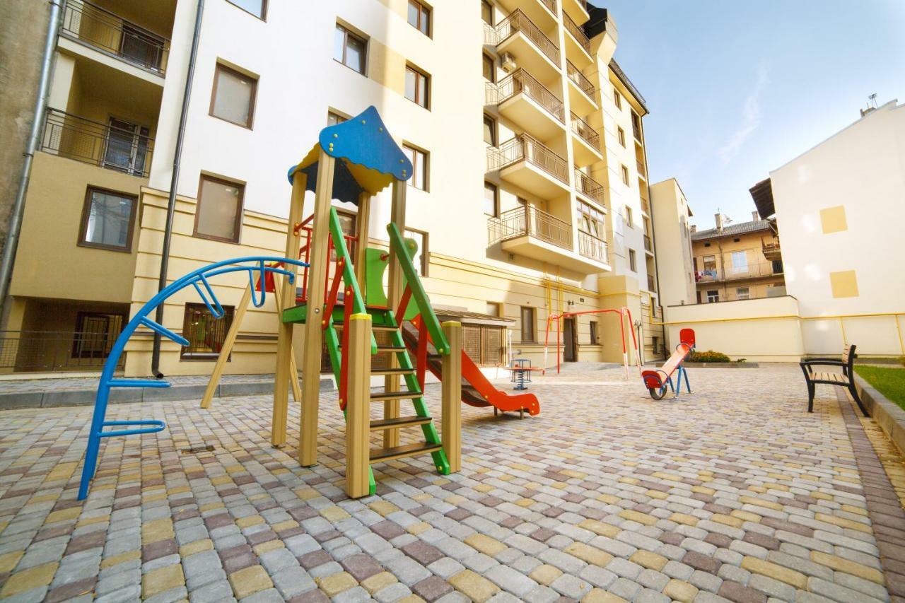 Bonapart Delux Lviv Exteriör bild