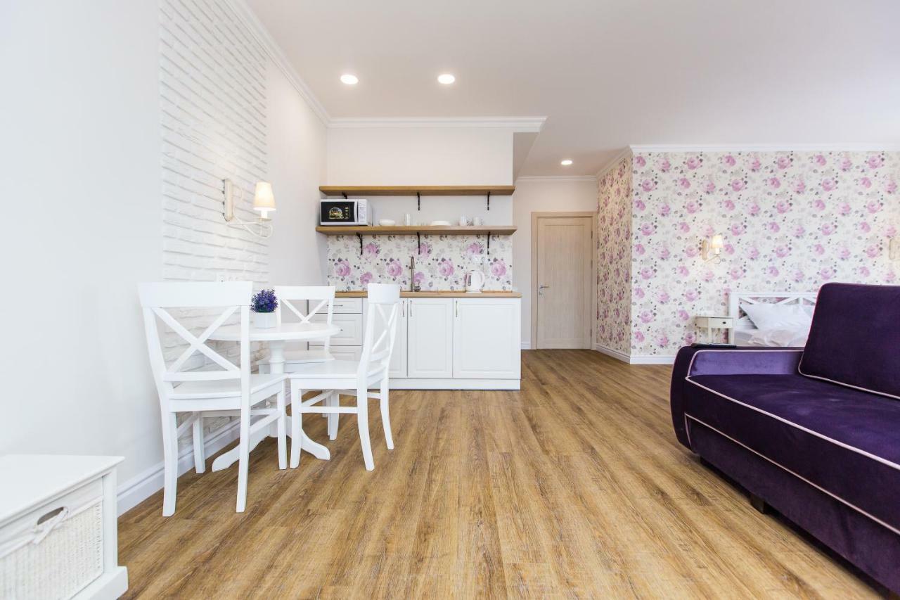 Bonapart Delux Lviv Exteriör bild